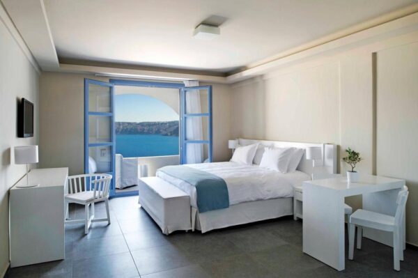 5* Santorini Spa Experience for 5 nights or £1,500 cash - Image 3