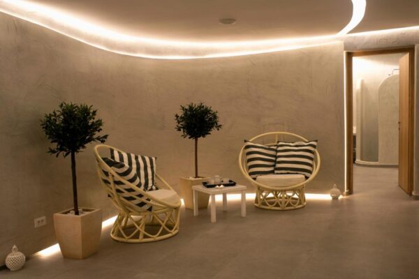 5* Santorini Spa Experience for 5 nights or £1,500 cash - Image 4