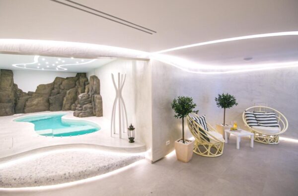5* Santorini Spa Experience for 5 nights or £1,500 cash - Image 5